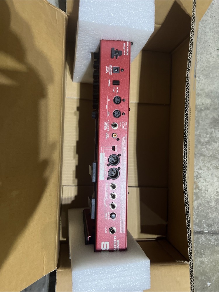 Boss GT-6B Bass Effects Processor Red