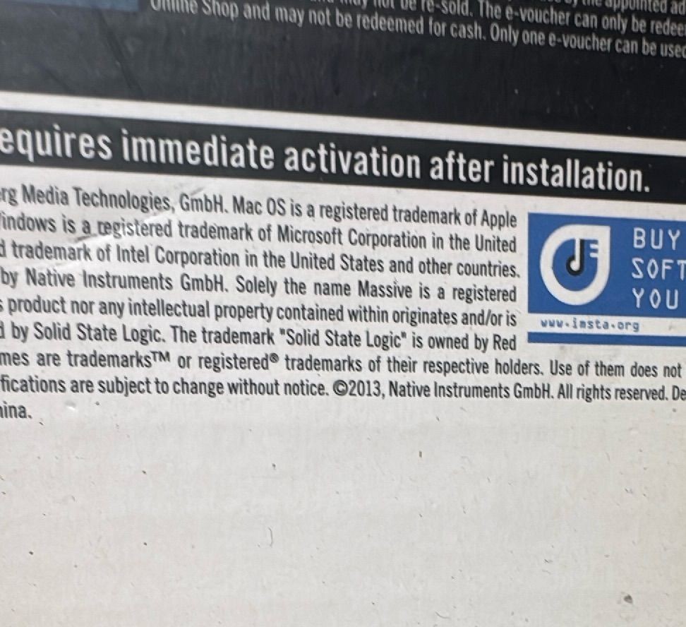 Native Instruments Maschine MK2 Black Groove Production Studio Controller