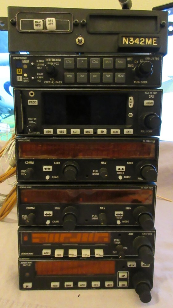 Bendix/King KC-140 2-axis Autopilot Computer with altitude preselect, with tray.