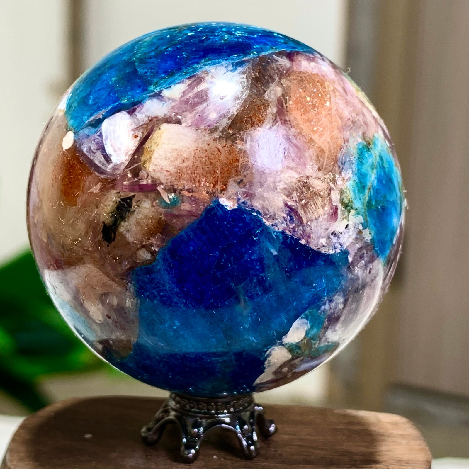 156G Natural Blue Aptite +Sun Stone purple lepidolite Sphere mineral sample