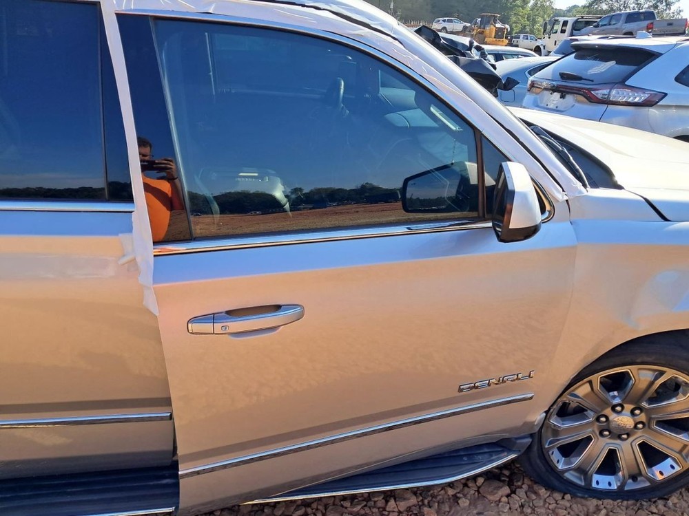 YUKON 2015 Glove Box 4800286