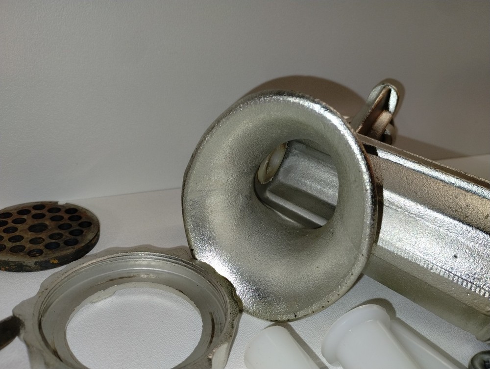 Deluxe Meat Grinder #10, DAC Technologies, Cast Iron, Great Shape.