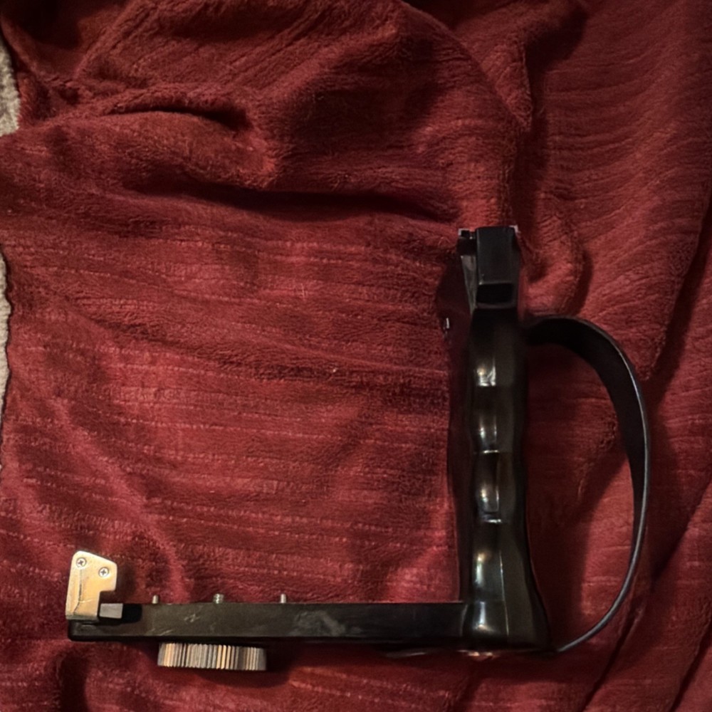 Mamiya L Bracket Camera Flash Bracket with Padded Grip