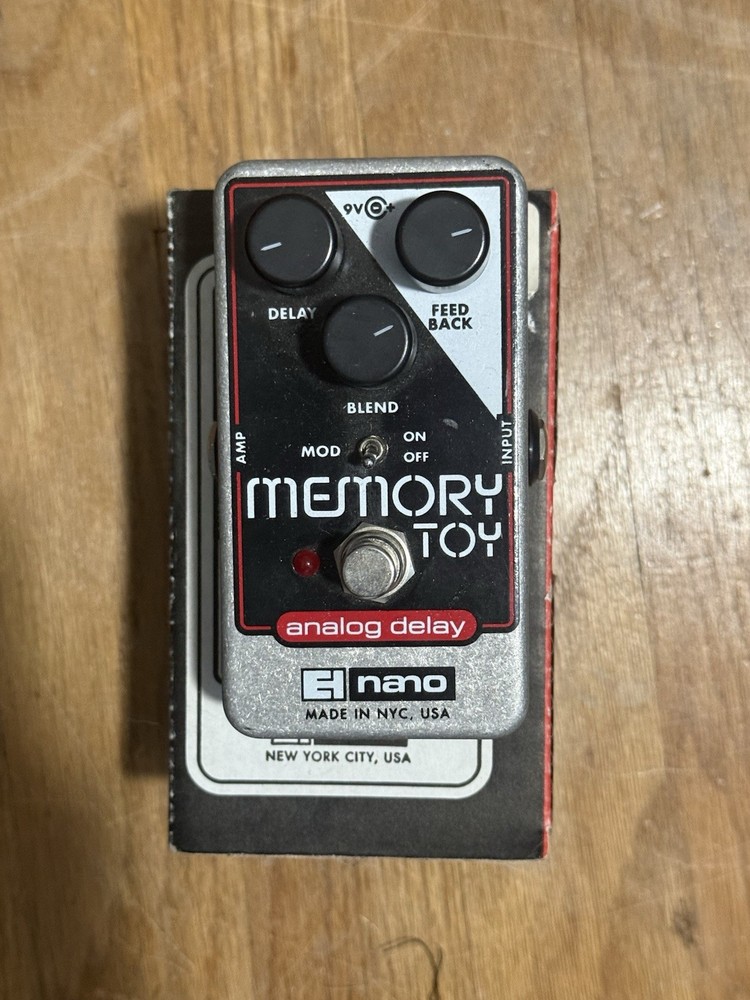 Electro-Harmonix Memory Toy Analog Delay w/ Modulation