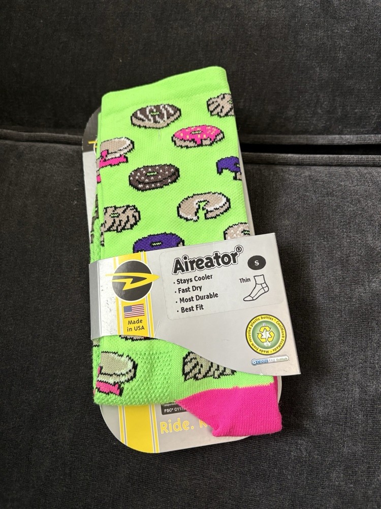 DeFeet Aireator Cycling Ankle Socks Size Small - Donut Theme!