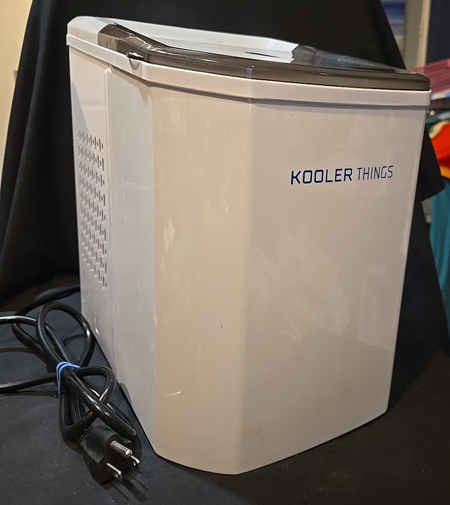 Kooler Things KT-Z6 Countertop Ice Maker Machine Self Cleaning - EXCELLENT