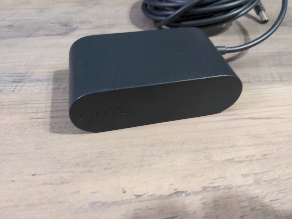 HTC Vive VR Base Station 1.0 Lighthouse & Power Adaptor & Mount & Hardware