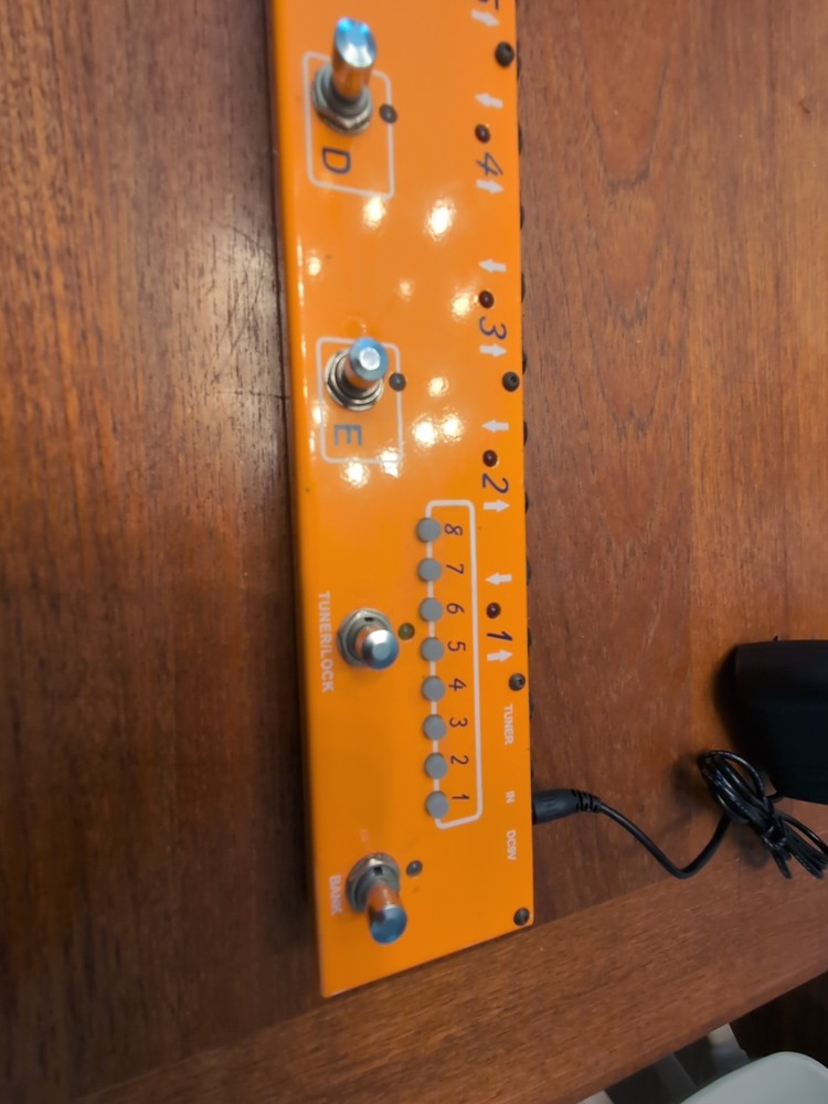 MOEN Canada GEC8 Guitar Pedal FX Switcher Effect Loop System 8 Loops 10 Presets