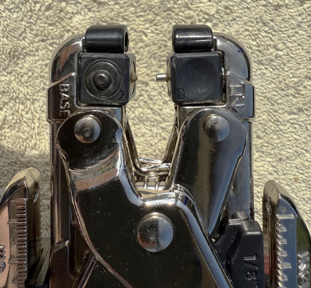 WE R MEMORY KEEPERS CROP-A-DILE HOLE PUNCH & EYELET SETTER