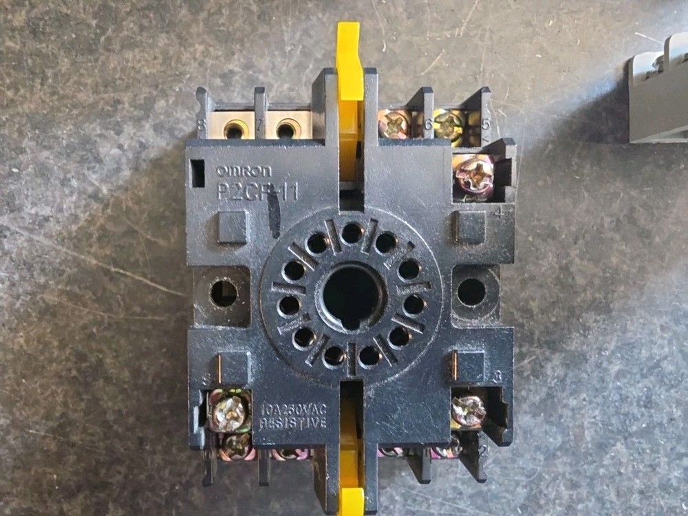 Omron H3CA-A Multi-Function Digital Timer with Dayton 6X156E Relay Socket Base