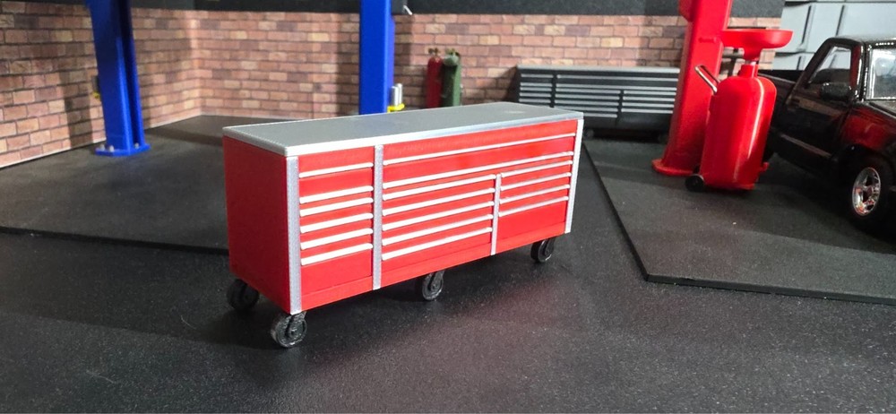 1/24 scale tool box-red- for model displays or diorama