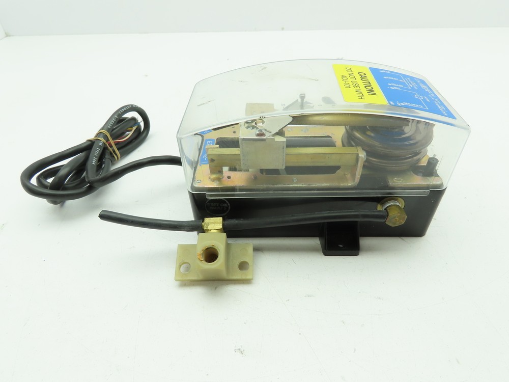 Johnson Controls EPT-102 Electric to Pressure Tranducer