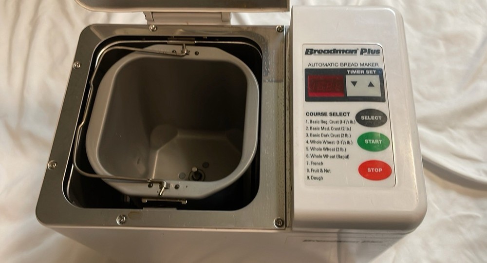 Breadman Plus Automatic Bread Maker, Model TR 700 (White) Working Well