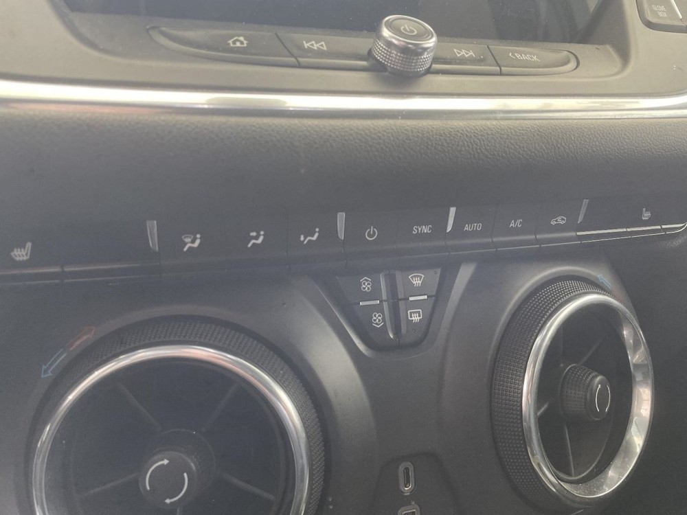 Fuse Box Engine Fits 20-21 BLAZER 1061981