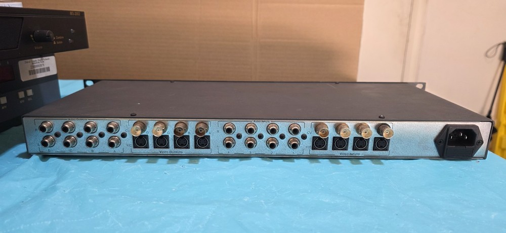 KRAMER VS-6YC S-VIDEO 4X4 MATRIX SWITCHER.