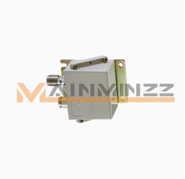 One NEW Danfoss 084G2114 Pressure Transmitter Sensor
