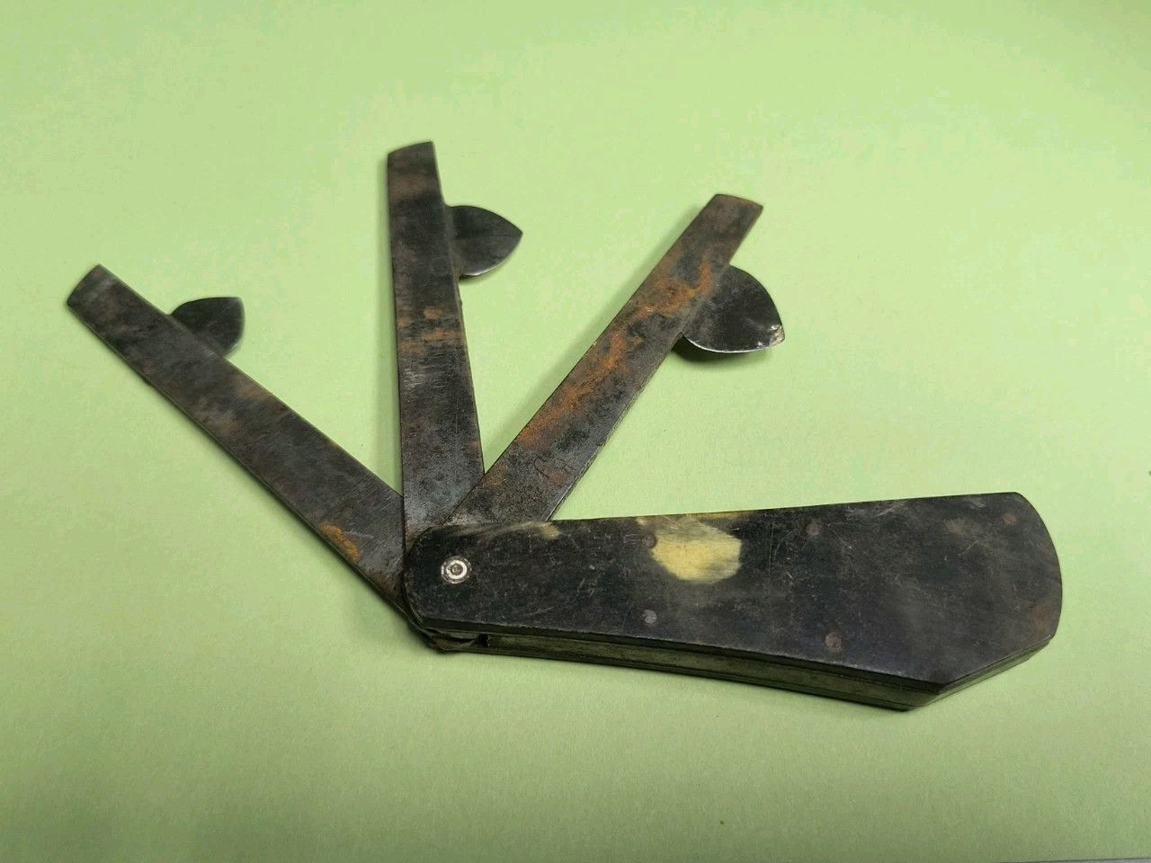 Antique Wade Wingfield & Rowbotham 3 Blade Blood Letting Fleam Bleeder Tool