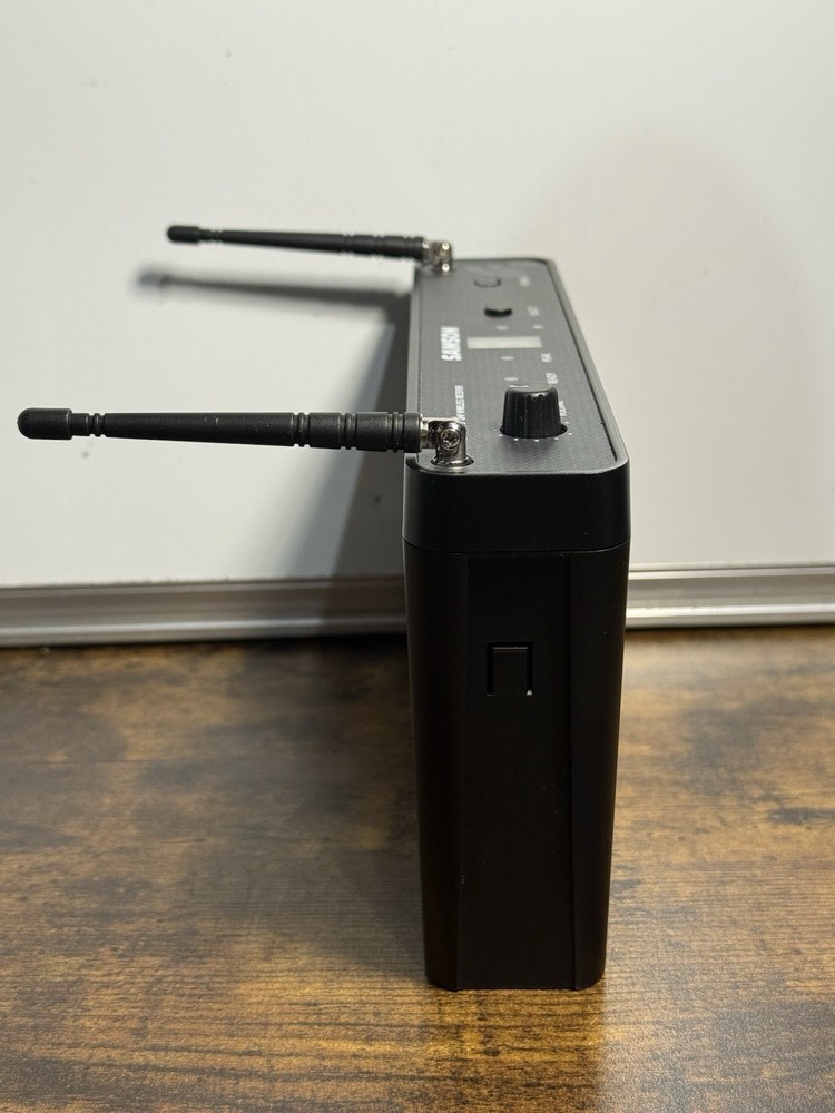 Samson CR88 Wireless Receiver w/samson cb88 transmitter & headset - Works Great!