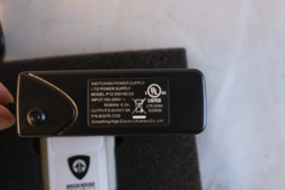BrickHouse Security Model GL200 GPS Security Tracker w Power Charger TESTED