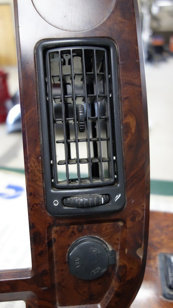 Mack CXU613 SWITCH PANEL Dash Panel - Used | P/N 84MT5102M