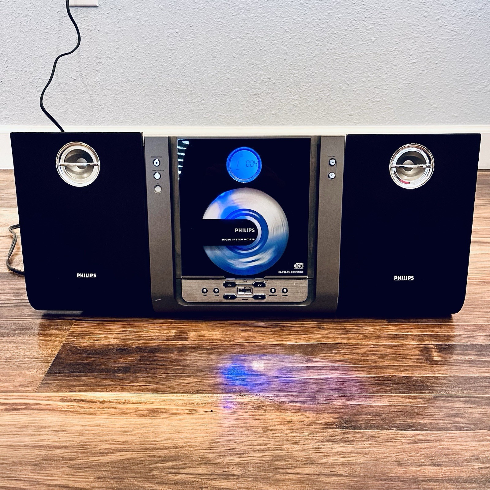 Philips MC235B/37 Micro Shelf Stereo System CD AM/FM Aux w/Speakers - SHIPS FREE