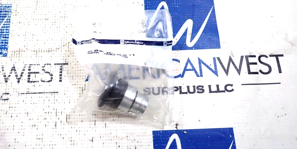 NEW Telemecanique ZB2BS52 Twist Release Pushbutton operator