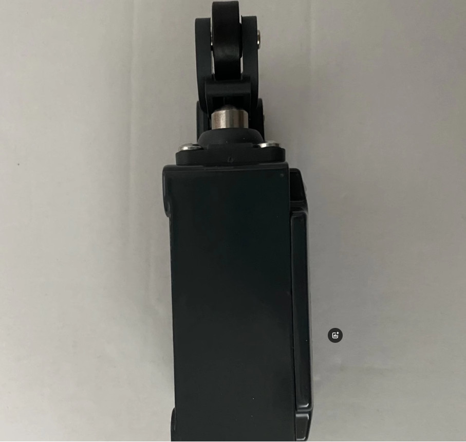 Pizzato limit switch FD502