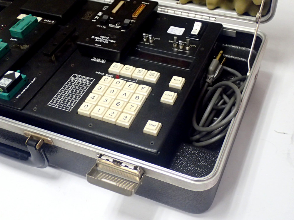 VINTAGE PRO-LOG M980 PROM PROGRAMMER/MICROPROCESSOR-BASED DEVICE PROGRAMMER