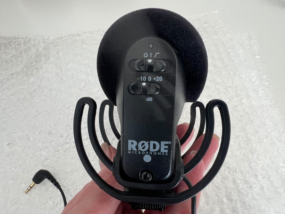 RODE VideoMic Pro Camera-Mount Shotgun Microphone