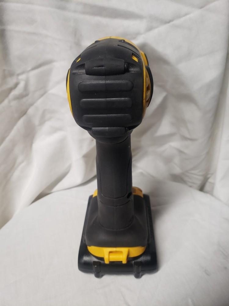 DeWalt DCF885 20V 1/4" Impact Driver with Battery (DCB201)