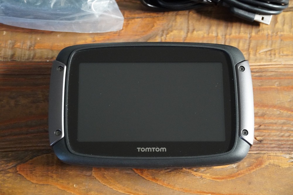 Tomtom Rider 550 GPS Lifetime Map Updates including universal mount