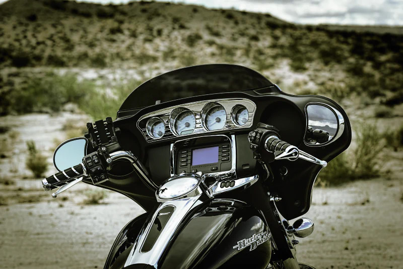 Kuryakyn 7283 Switch Panel Accent 14-Up Touring Models Chrome
