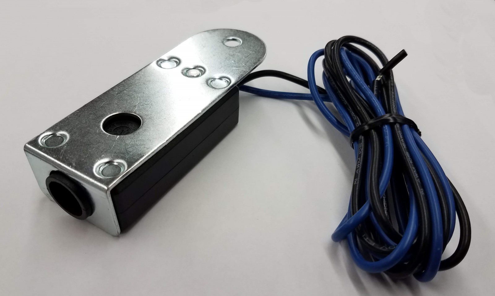 Trailer Breakaway Switch, Bracket 4' Cable W/ Lanyard & Plastic Pin Brake Away