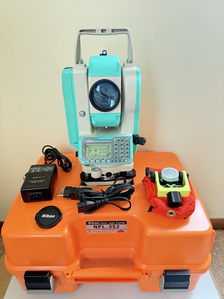 Nikon NPL- 352 Total Station