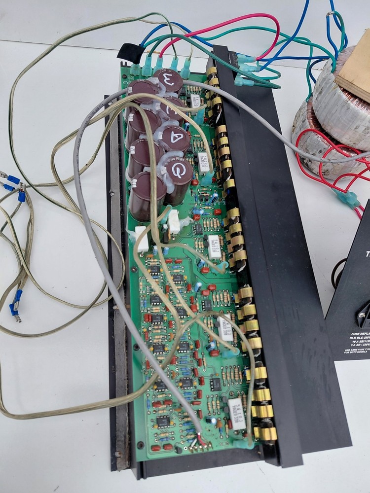 Isp D Cat 600 watts RMS active 3-way floor Module Amplifier