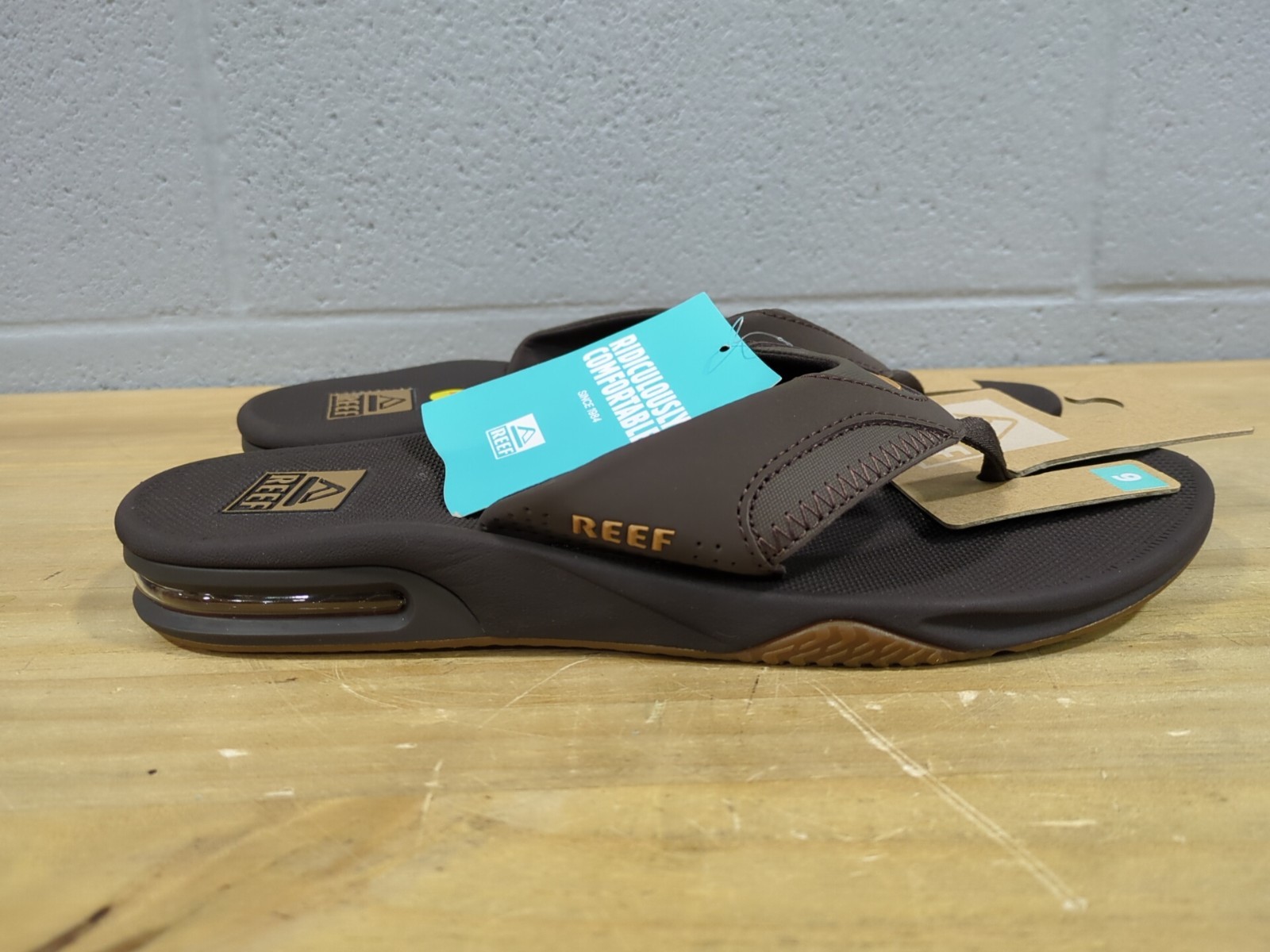Reef Fanning Men's Flip Flops Sandals Bottle Opener Brown Size 9