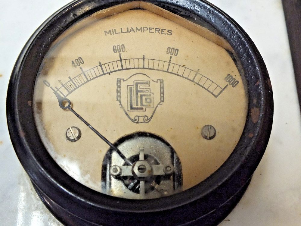 Antique Dynelectron Physicians Device with Atomic Force Control Panel c1913