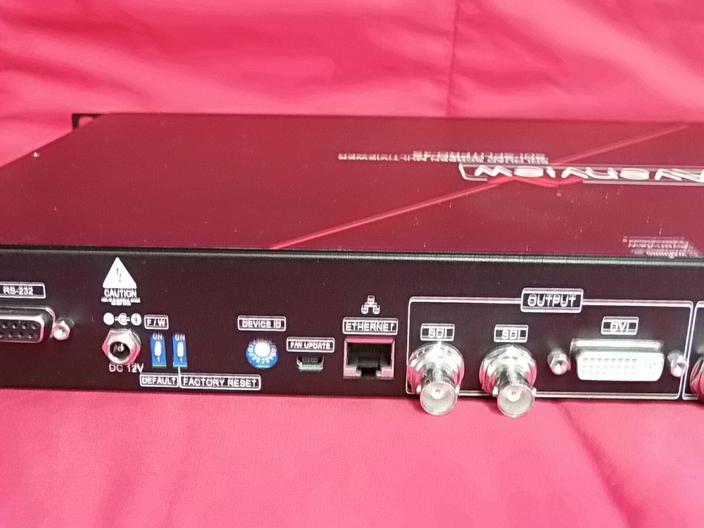 Avenview SDI-SplitPro-4S 3G-SDI HD Quad Screen Multiviewer Video Wall