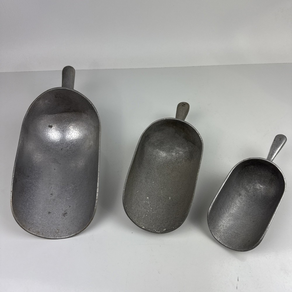 Aluminum scoops