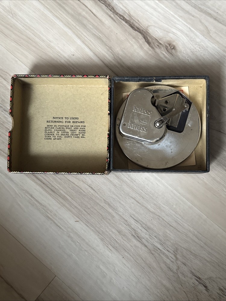 1920's Kriss Kross Stropper Razor Blade Sharpener/Box & Instructions