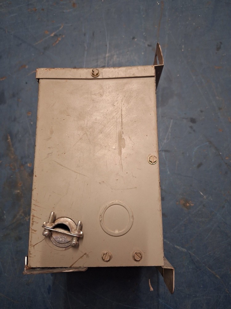 SEBCO Low Voltage Lighting Transformer – 250W (Model #1024)