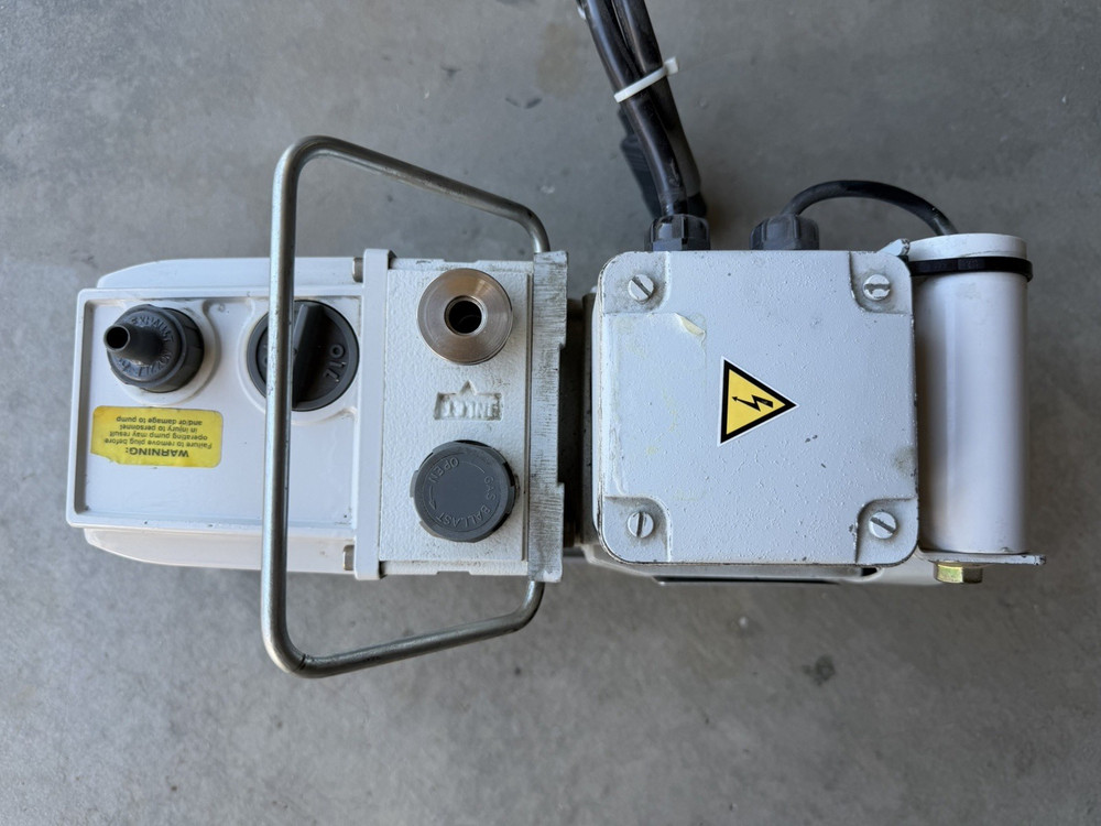 Edwards Vacuum Pump Model E2M0.7/ IEC34-1