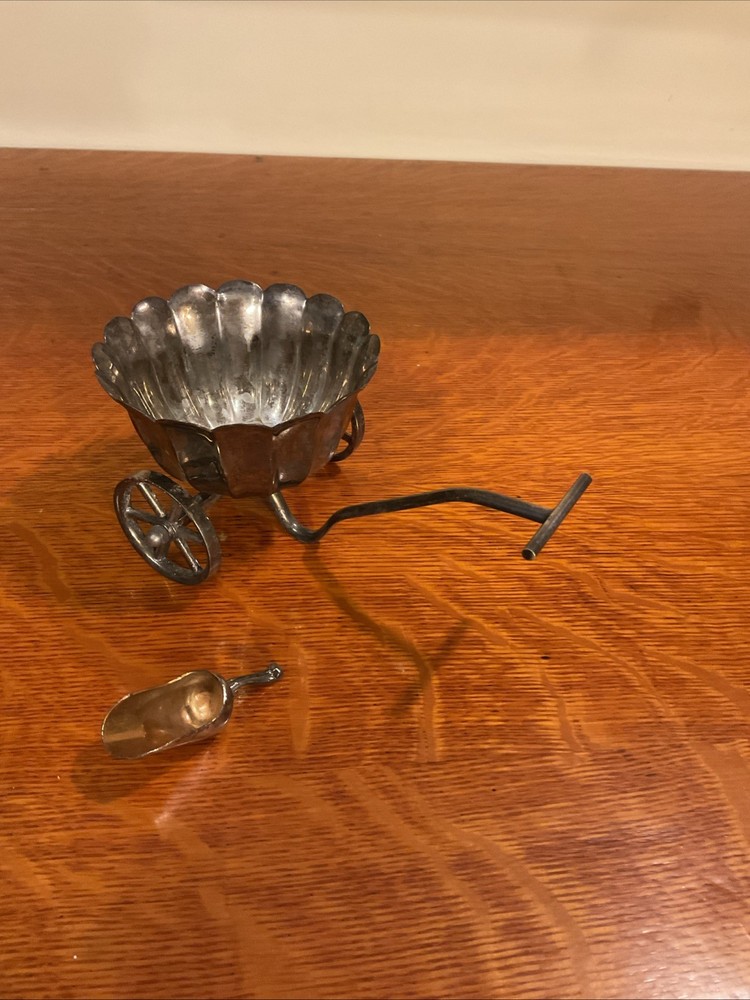 Raimond Silverplate Server Push Wagon Bowl Height 3-3/4” With Scoop.