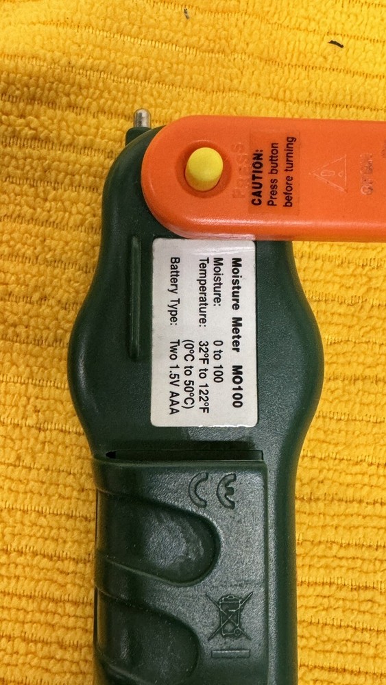 Extech Instruments Model MO100 Pocket Moisture Meter W/ Case Works Great 🔥🔥