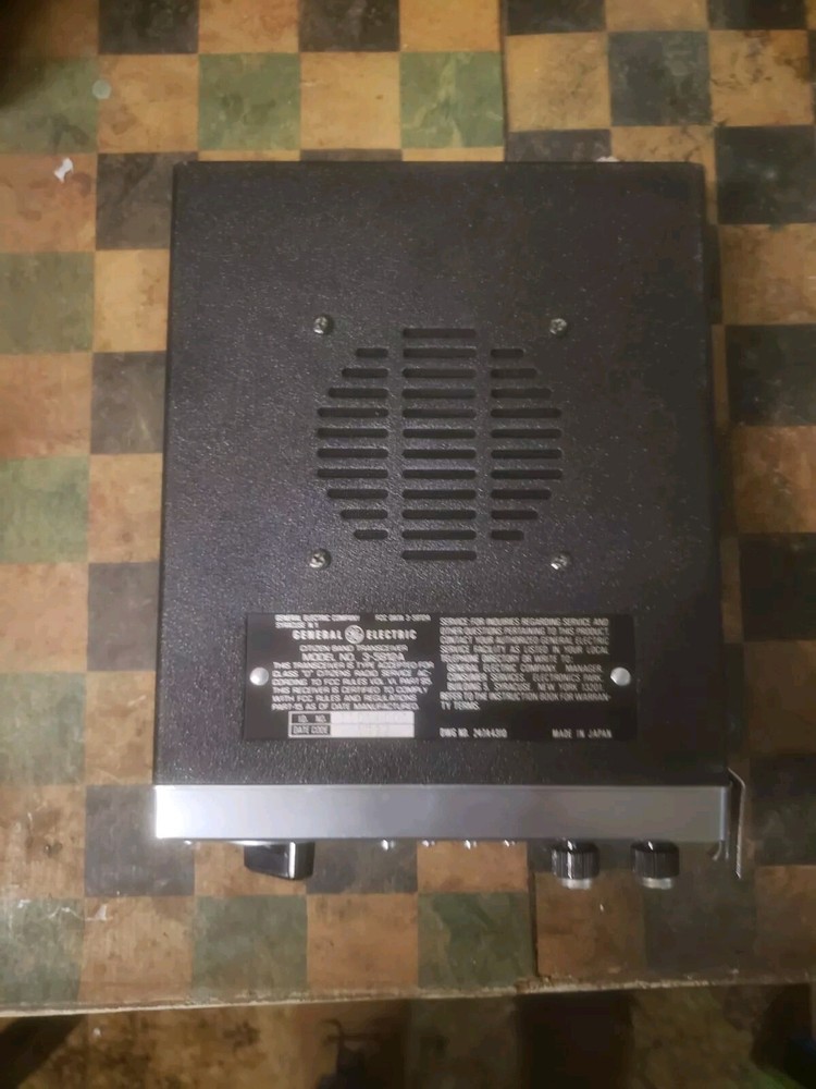 General Electric Model 3-5812A 40Channel CB Transceiver | Untested
