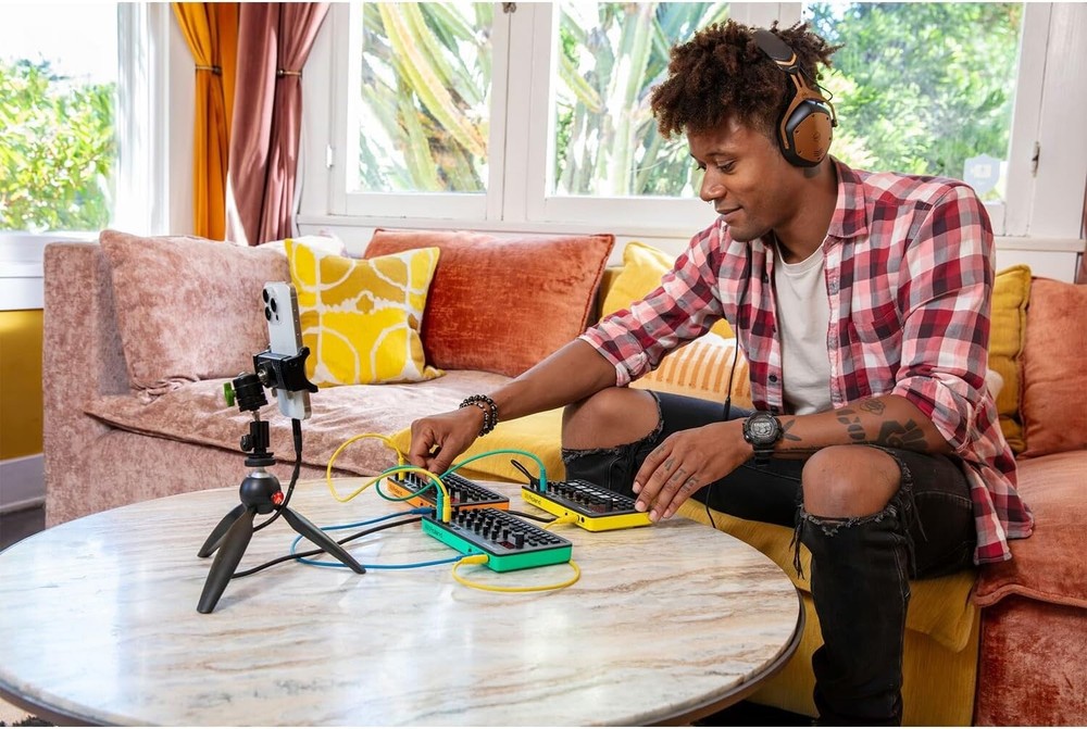 Roland AIRA Compact P-6 Creative Sampler W/Box