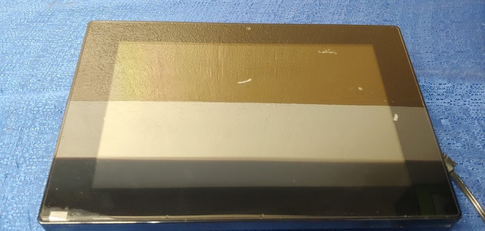 Digital Signboard XDS-1068 Touchscreen