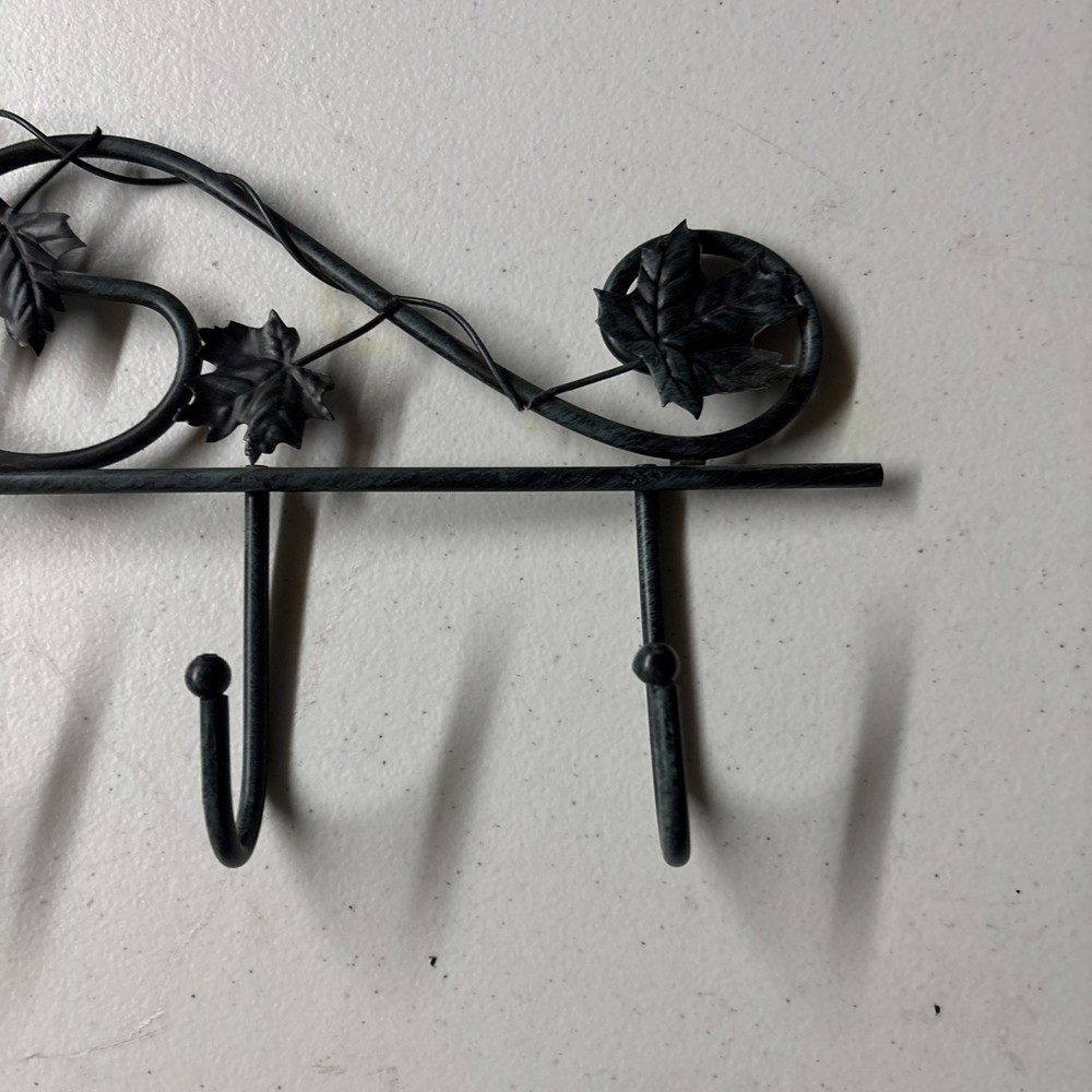 Rustic Wrought Iron Style Wall Mounted Coat Rack – 5 Hooks – Maple Leaf Design