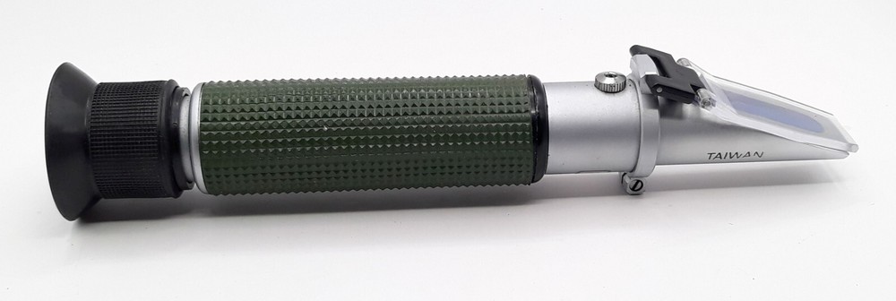 Zebra Skimmers Hand held Refractometer MT-010ATC