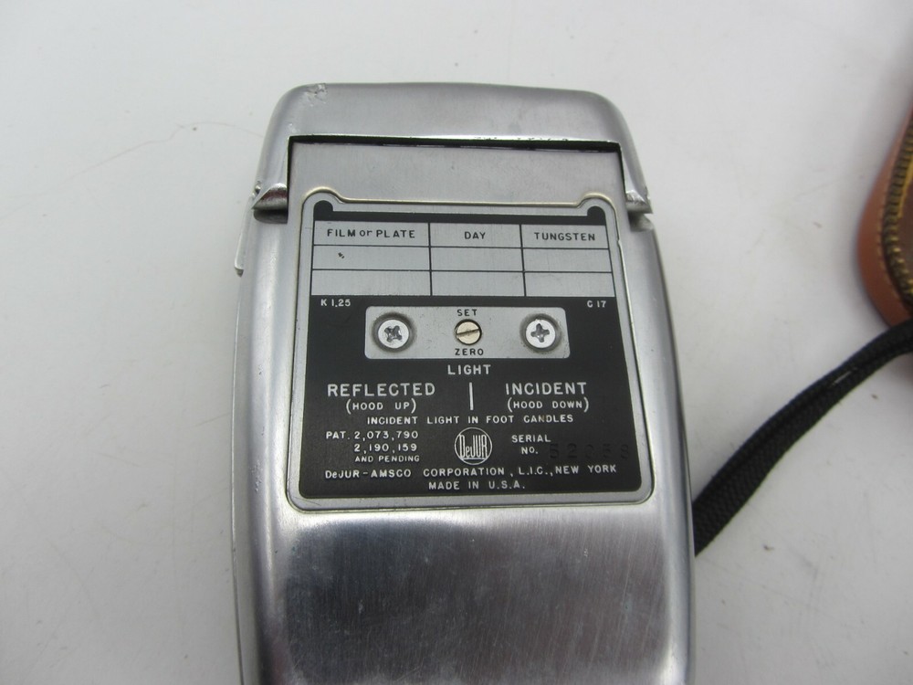 Dejur Dual Professional Hand-Held Camera Light / Exposure Meter - Tested w/ Case